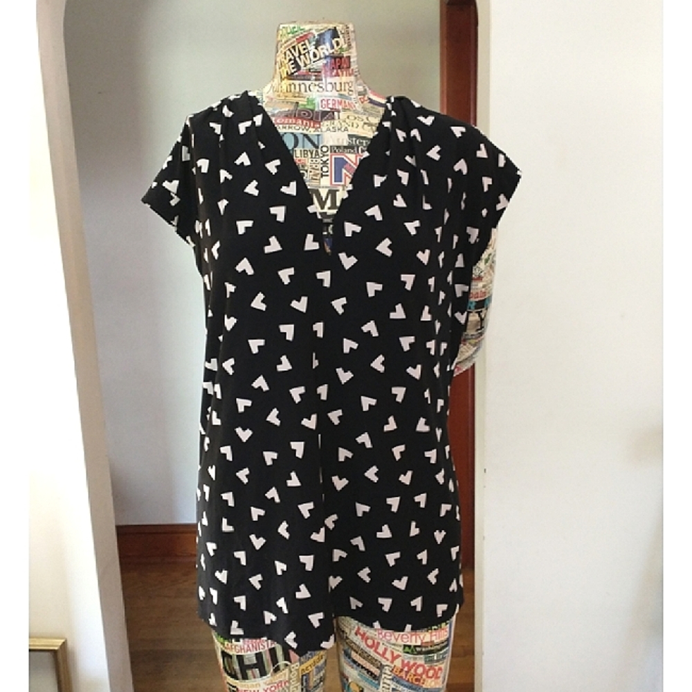 ANNE KLEIN Black and Cream Printed Blouse, sz Large